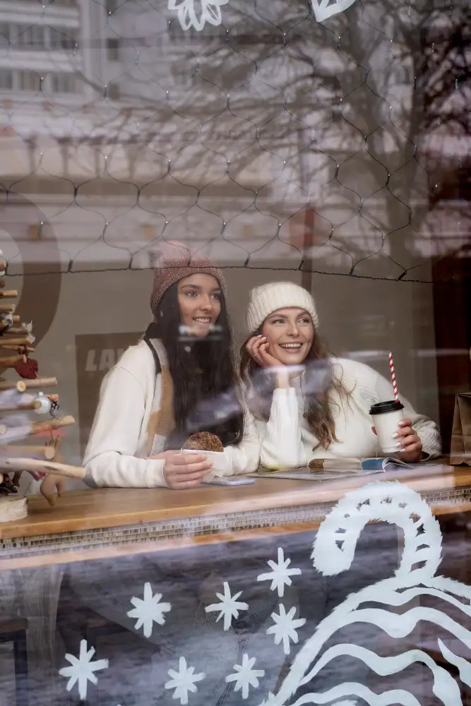 Social media is geen luxe meer, maar een noodzaak voor horeca in Arnhem en Nijmegen. Met de juiste strategie trek je nieuwe gasten aan en bind je vaste bezoekers. Zo groeit je zaak stap voor stap, ook in een competitieve markt.

Wil je weten hoe jouw restaurant, café of bar meer kan halen uit social media? Plan een gratis marketinggesprek en ontdek waar jouw kansen liggen. Samen zorgen we voor volle tafels en een sterk merk.